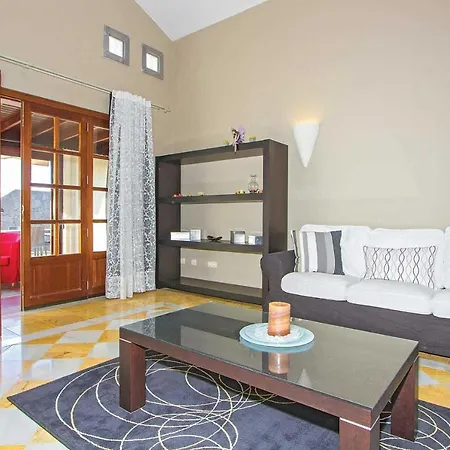 Playa Blanca Sleeps 6 Air Con Wifi