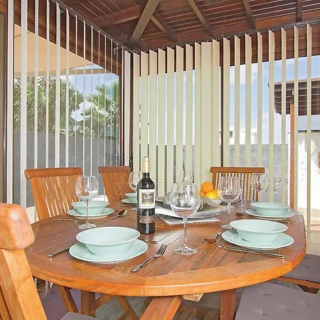ヴィラ Playa Blanca Sleeps 6 Air Con Wifi プラヤ・ブランカ